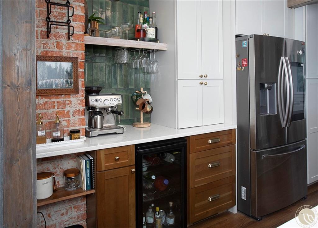 229 Avenue B Property Photo 14