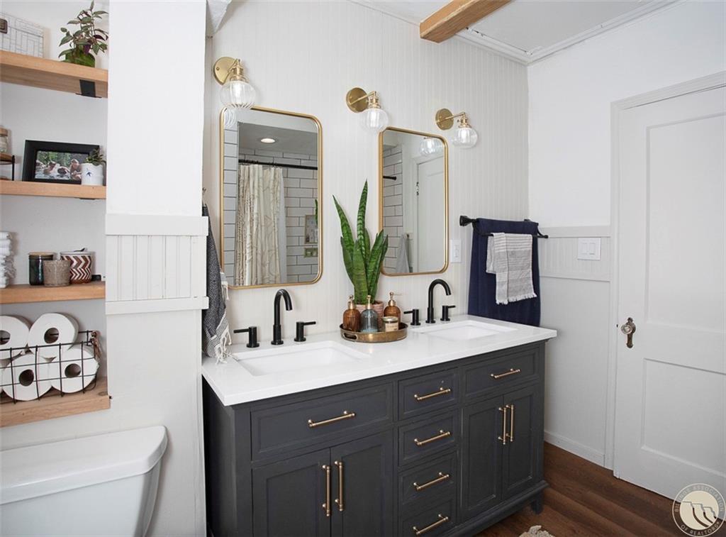 229 Avenue B Property Photo 19