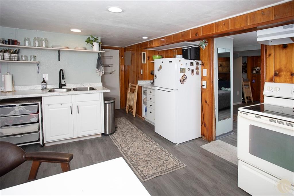 229 Avenue B Property Photo 23