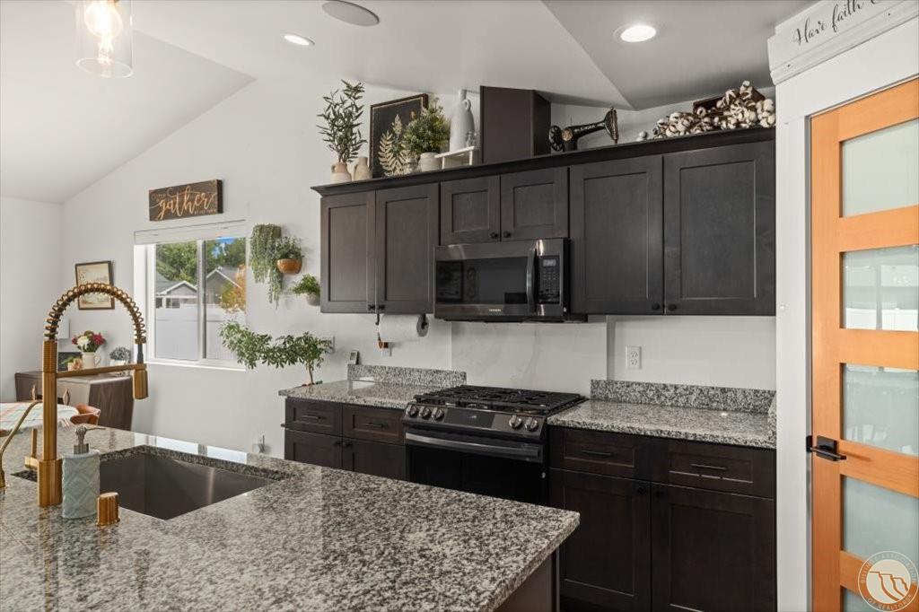 4625 Shining Light Property Photo 7