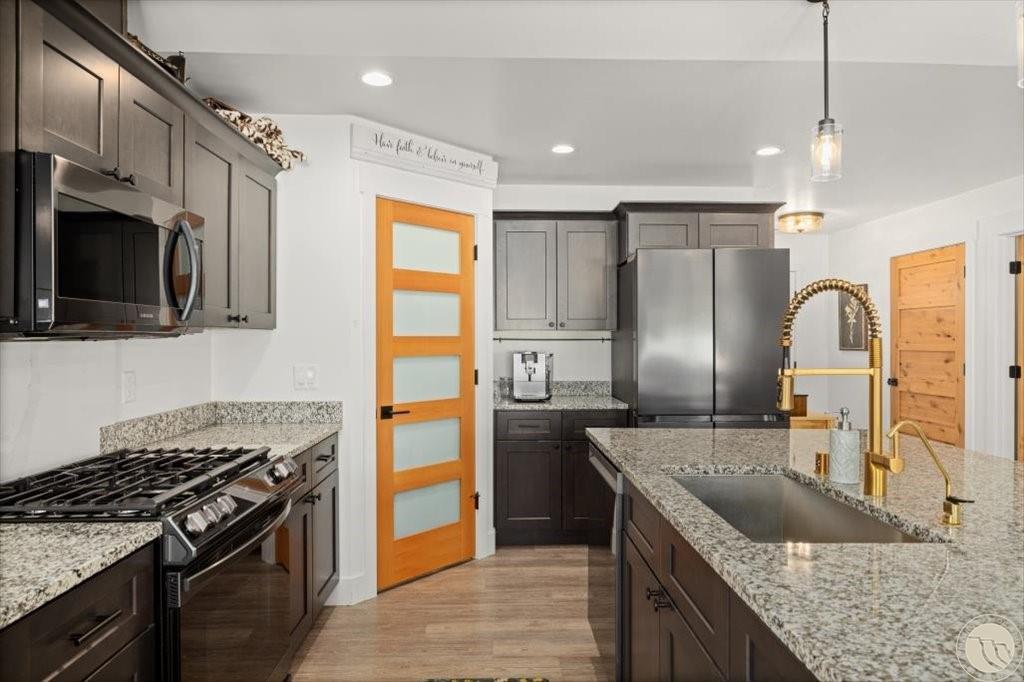 4625 Shining Light Property Photo 8