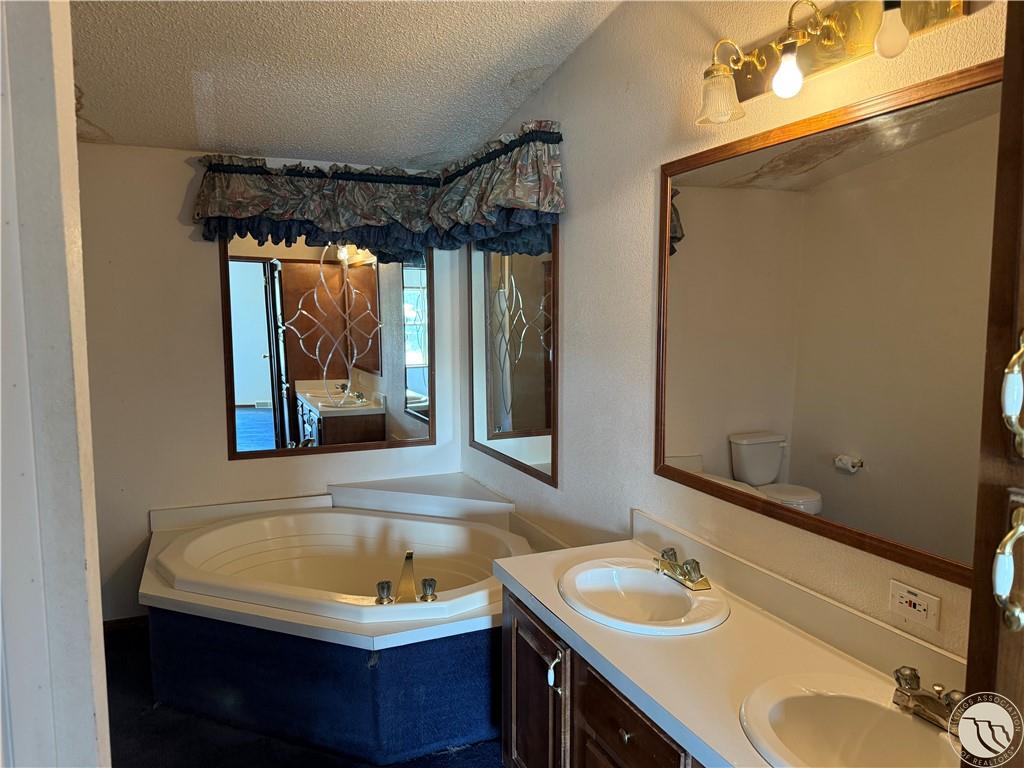 1130 E 2nd Avenue Property Photo 15