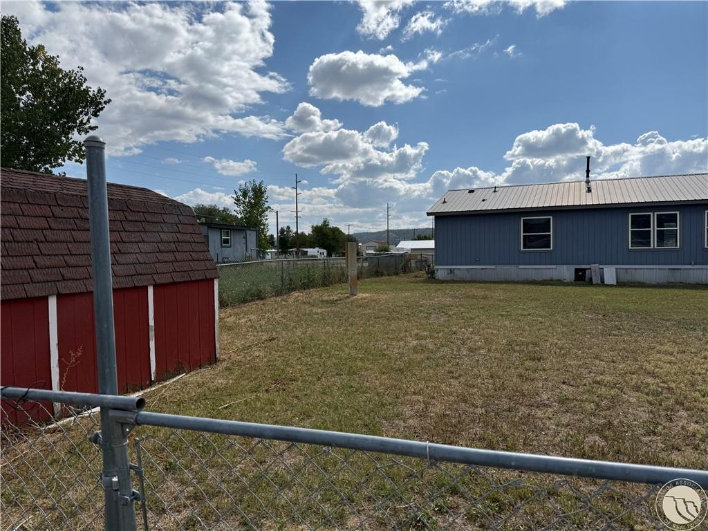 1130 E 2nd Avenue Property Photo 28