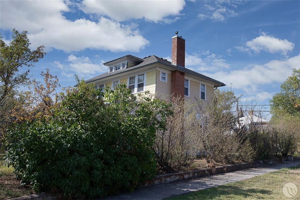 724 N Center Avenue Property Photo 1