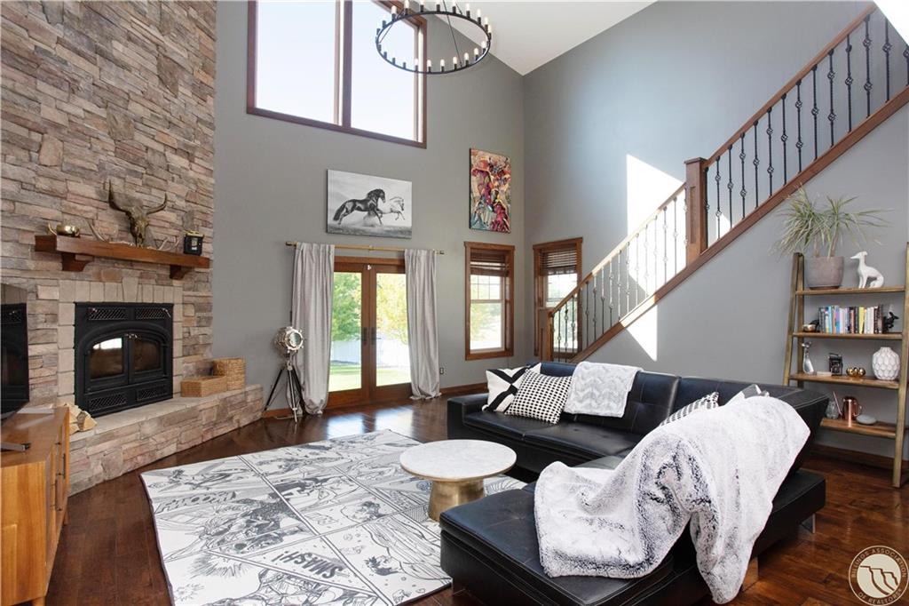 1320 Maxer Circle Property Photo 4