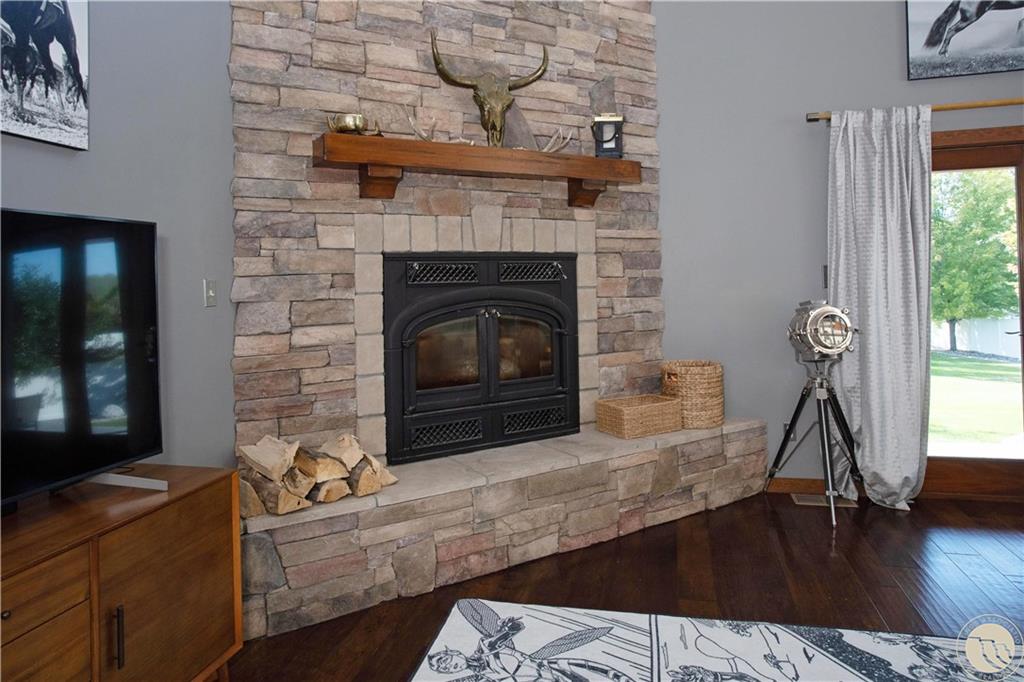 1320 Maxer Circle Property Photo 5