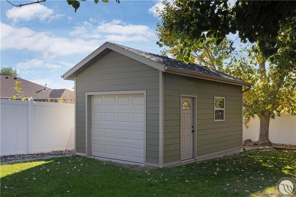 1320 Maxer Circle Property Photo 28