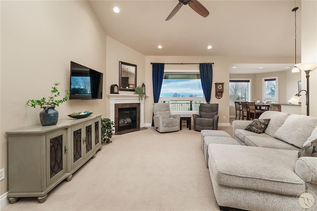 6815 Yellowstone Trail Property Photo 5