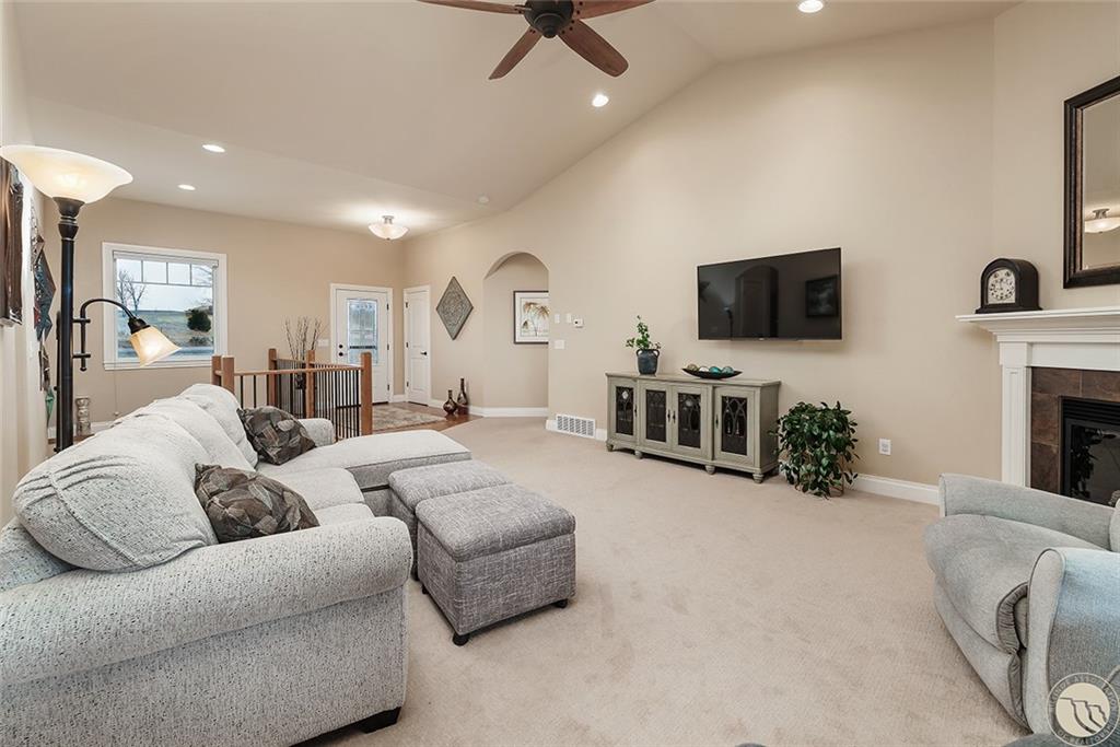 6815 Yellowstone Trail Property Photo 6