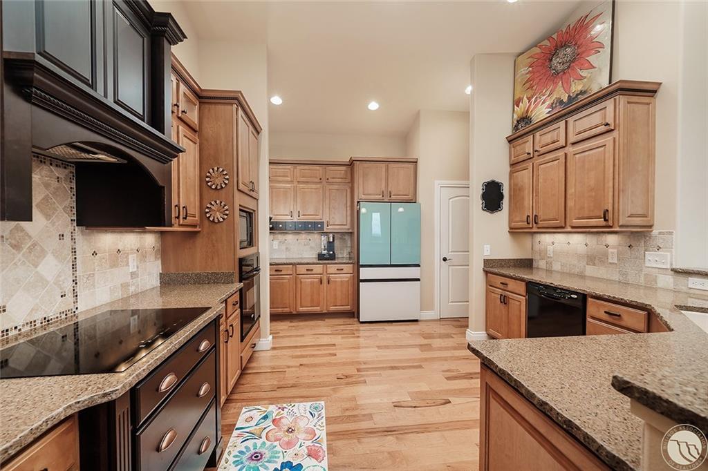 6815 Yellowstone Trail Property Photo 7