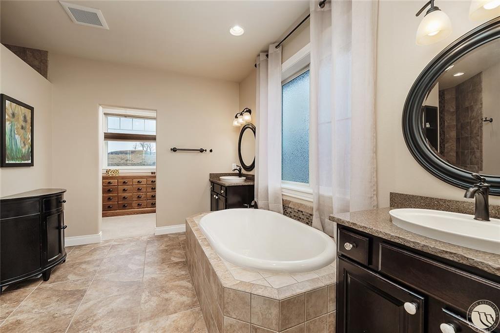 6815 Yellowstone Trail Property Photo 12