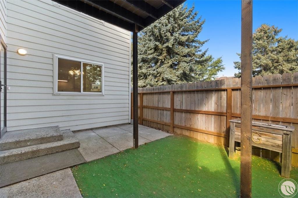 2230 Avenue C Property Photo 4