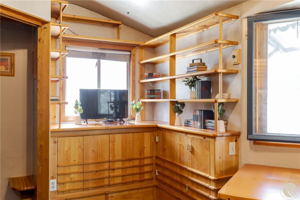 262 Roland Road Property Photo 5