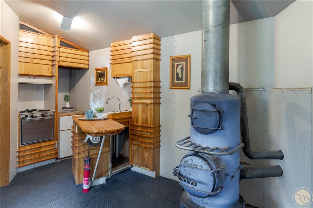 262 Roland Road Property Photo 8