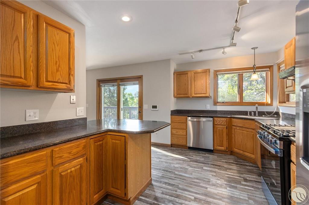 372 Tabriz Drive Property Photo 7