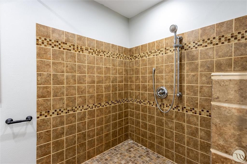 372 Tabriz Drive Property Photo 10