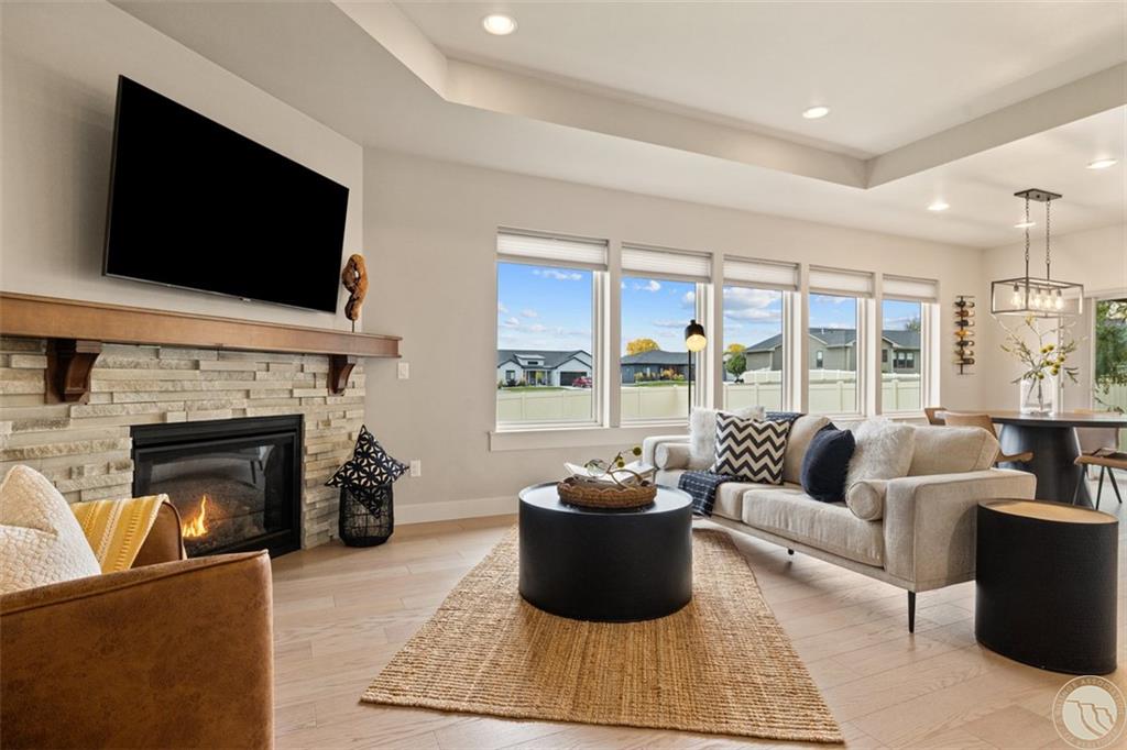 2516 Aspen Creek Trail Property Photo 3