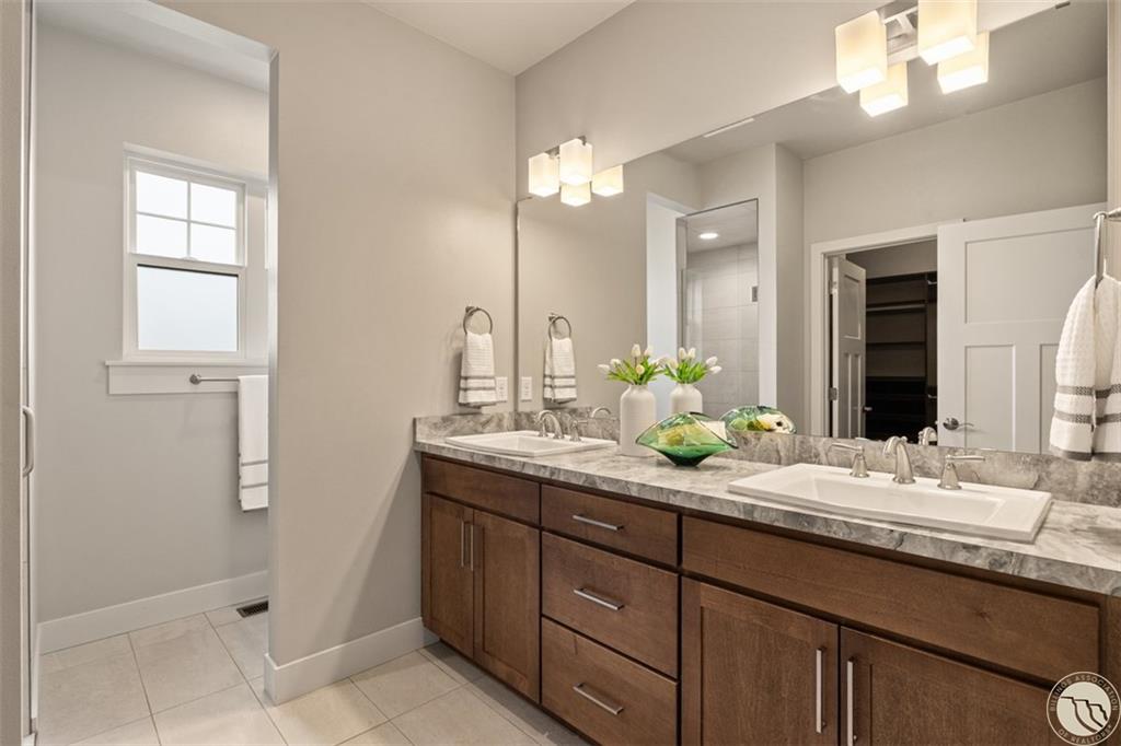 2516 Aspen Creek Trail Property Photo 13