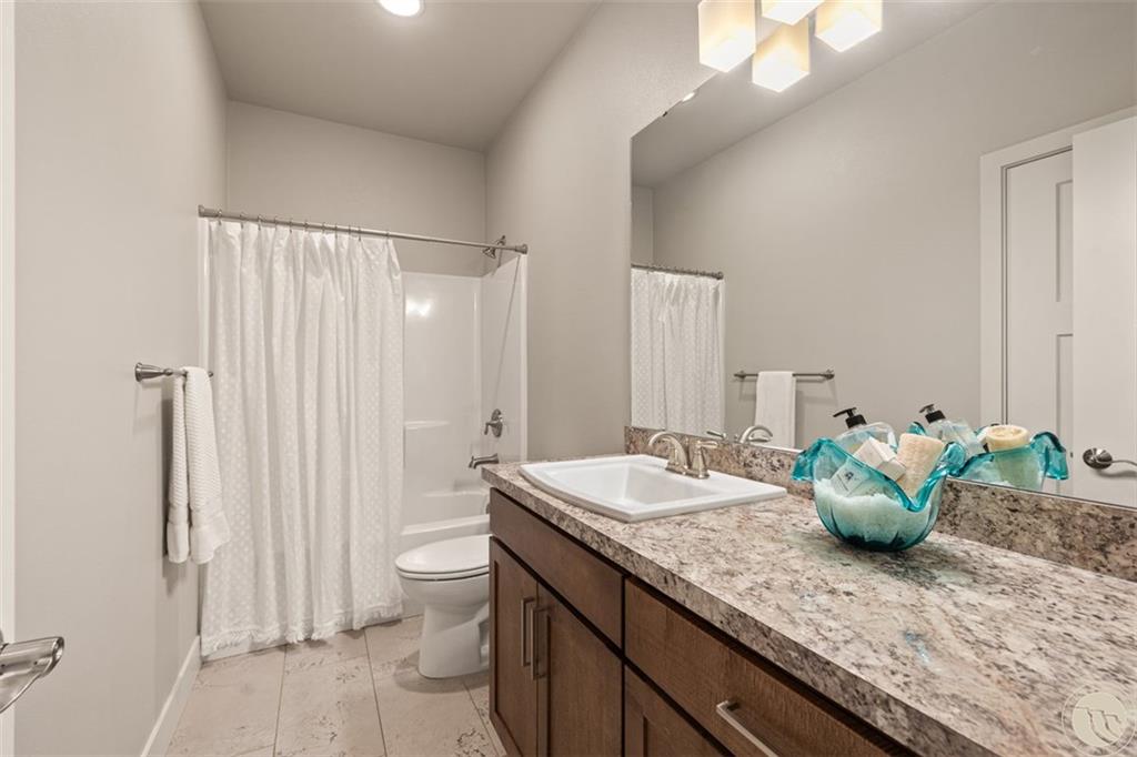 2516 Aspen Creek Trail Property Photo 18