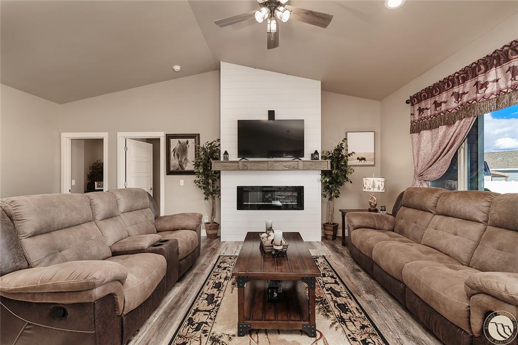 905 Ortega Street Property Photo 3