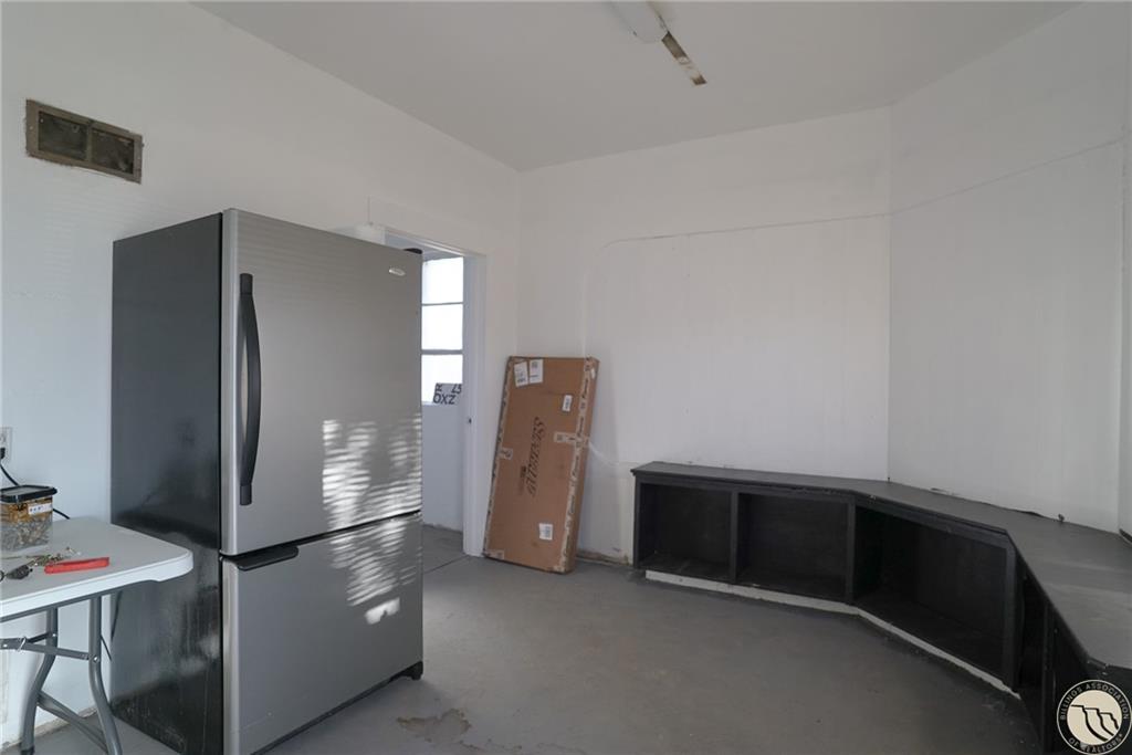 204 S Main Street Property Photo 5