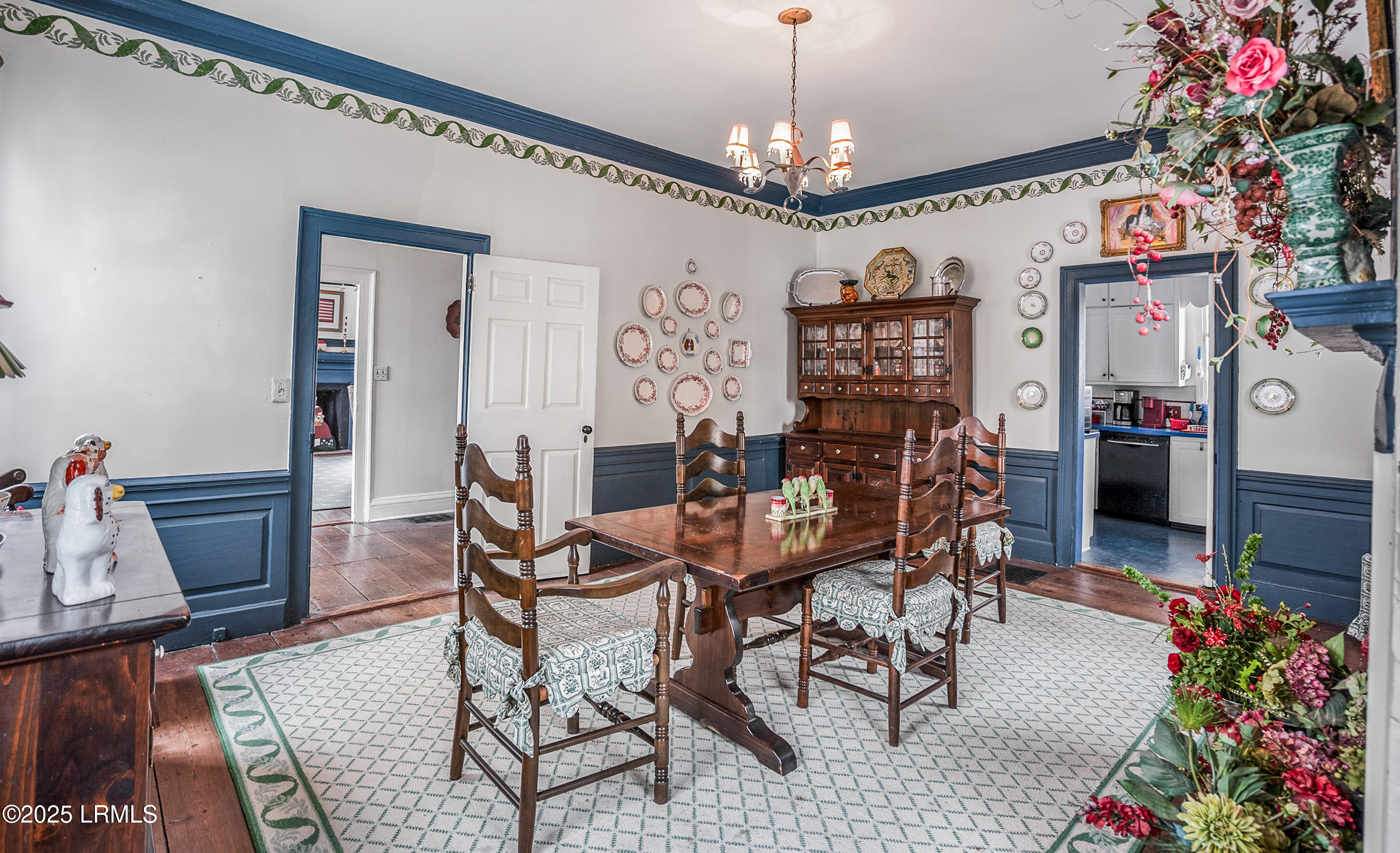 414 New Street Property Photo 11