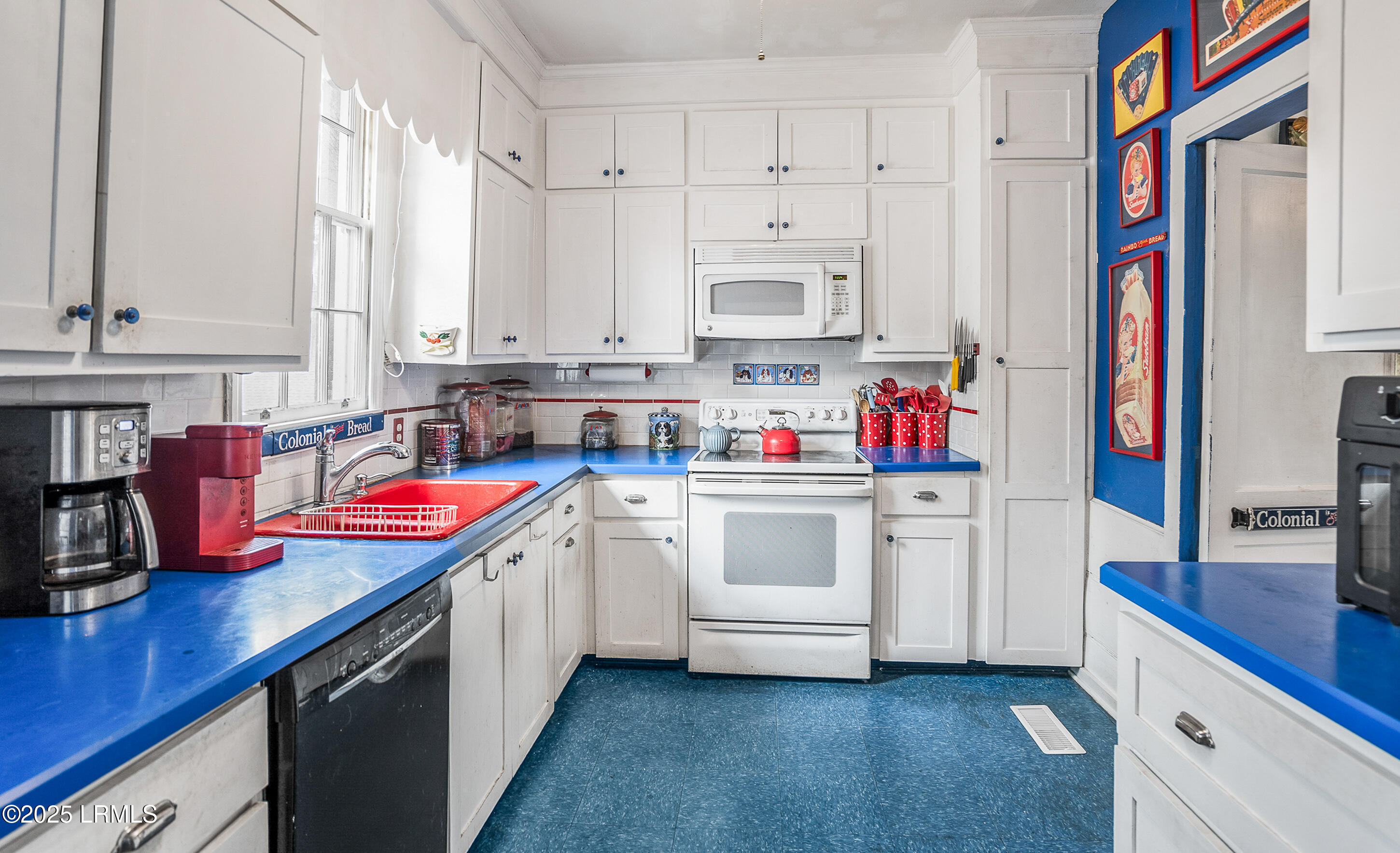 414 New Street Property Photo 12