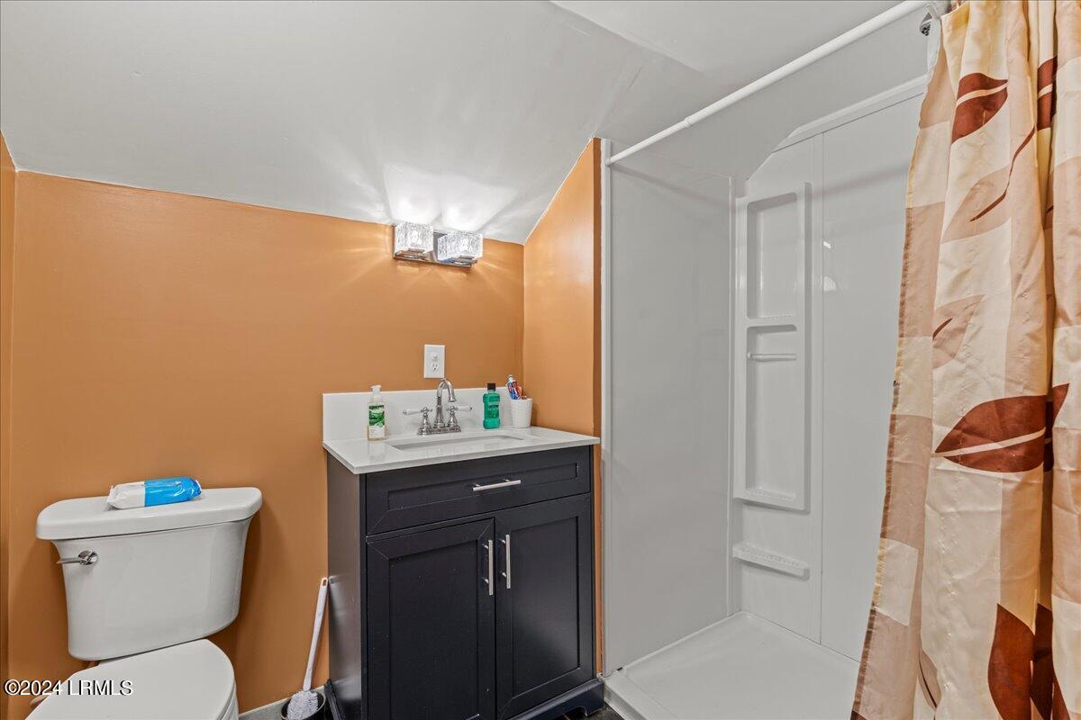 105 Main Street Property Photo 32