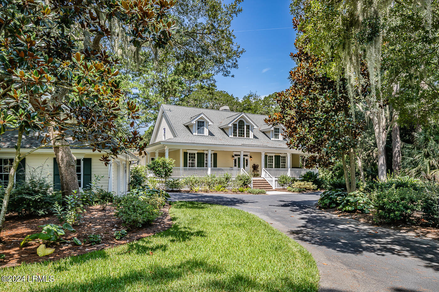 854 Island Circle W Property Photo 1