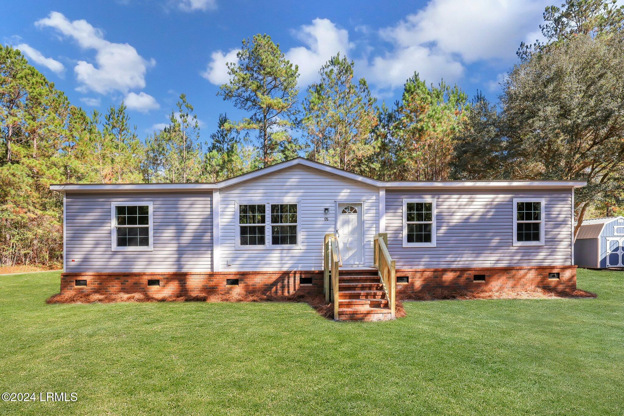 175 Sunny Loop Property Photo