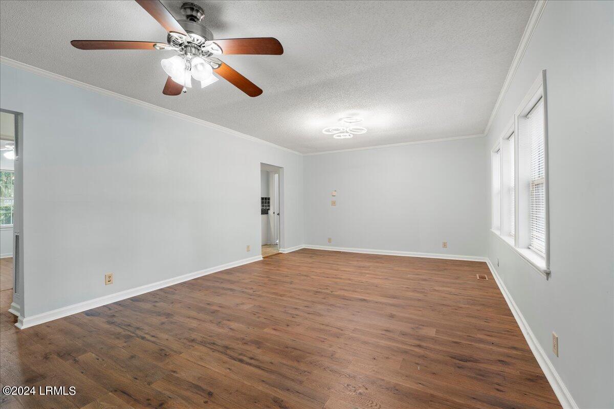 2207 Morris Street Property Photo 5