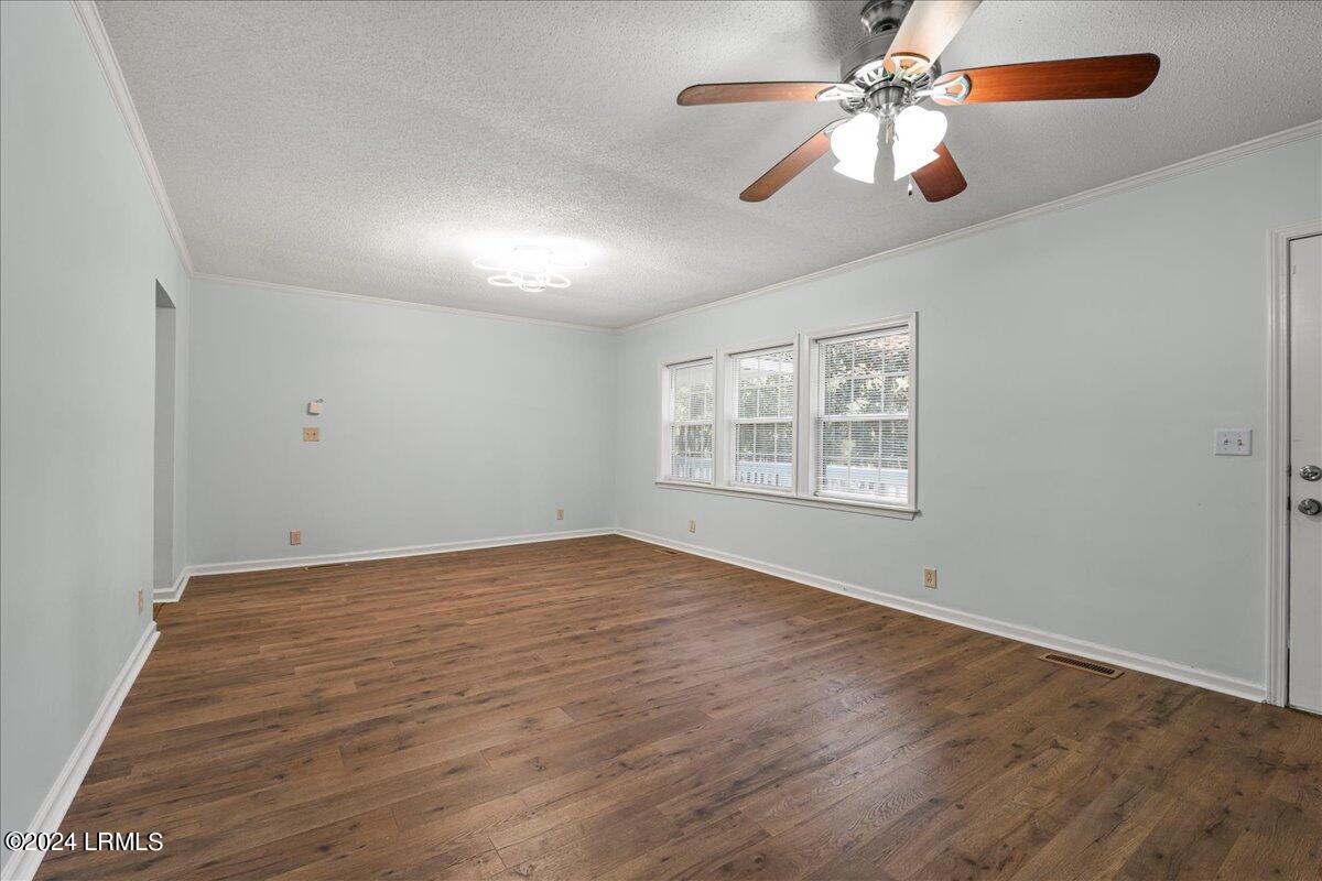 2207 Morris Street Property Photo 7