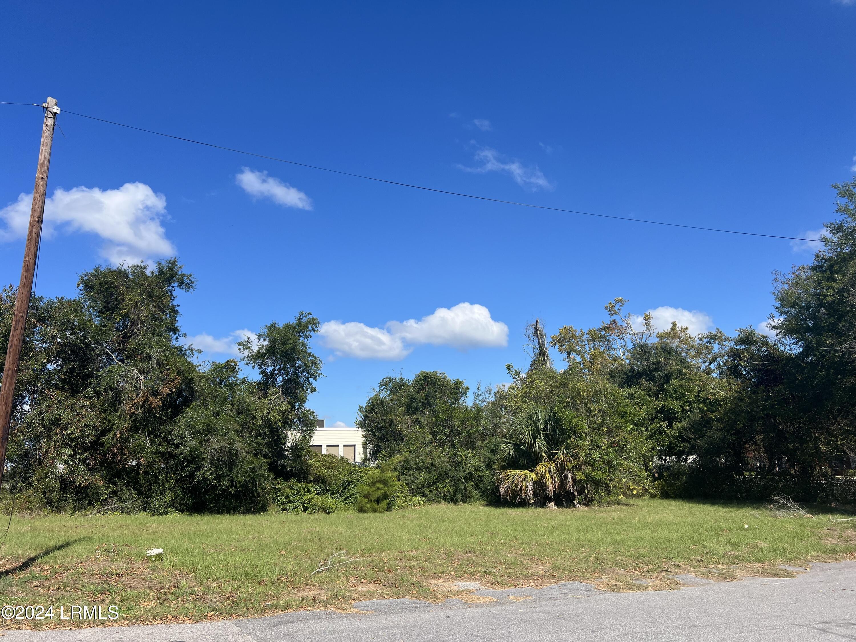 1 E Elm Street Property Photo