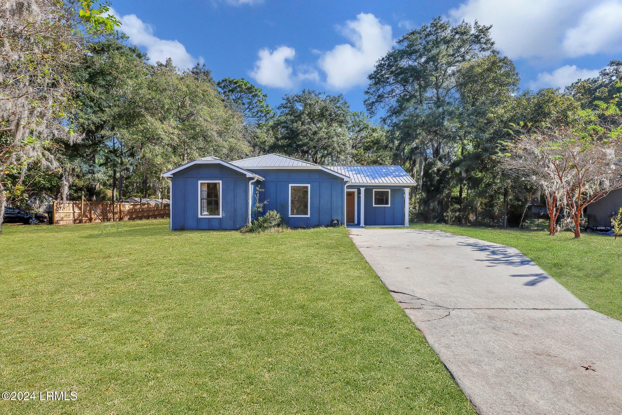 206 Middle Road Property Photo 2