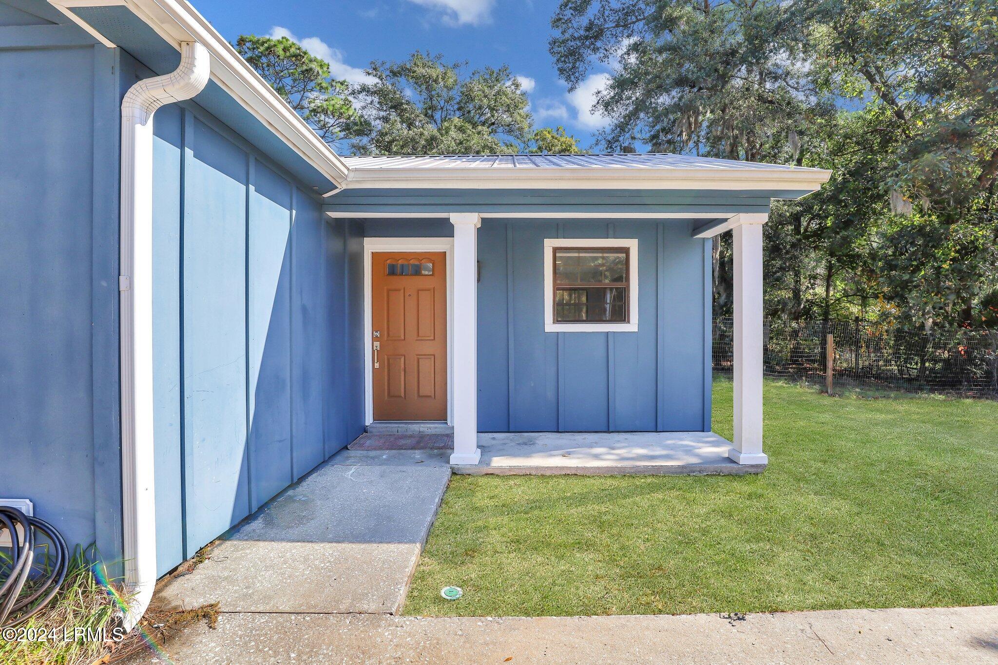 206 Middle Road Property Photo 6