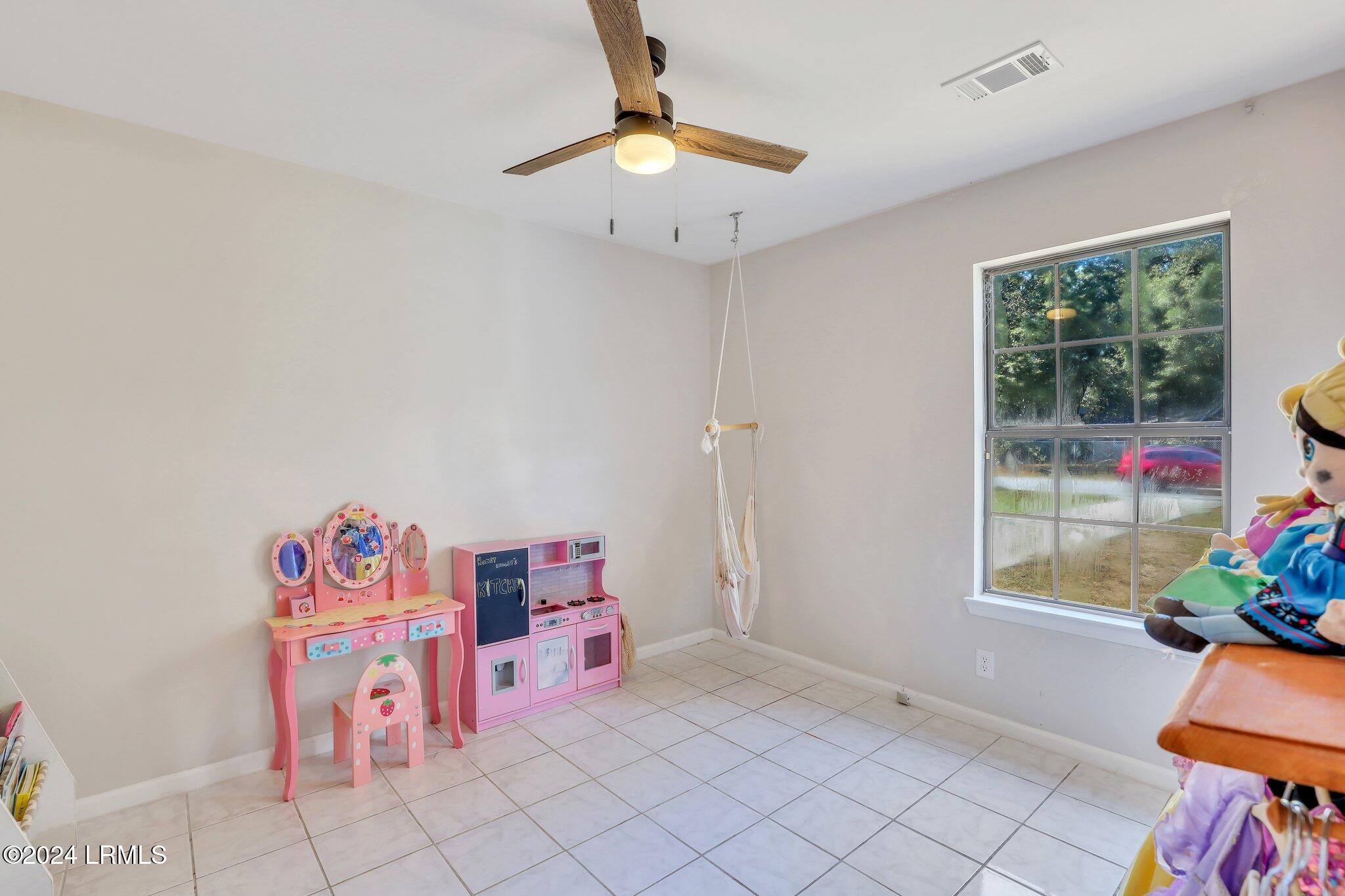 206 Middle Road Property Photo 20