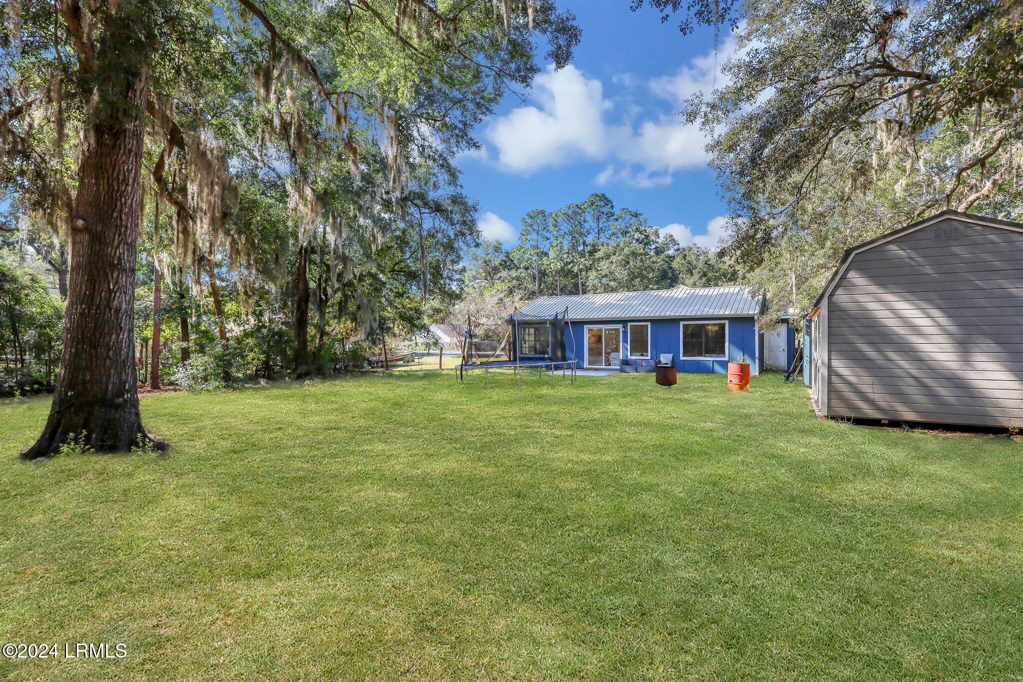 206 Middle Road Property Photo 35