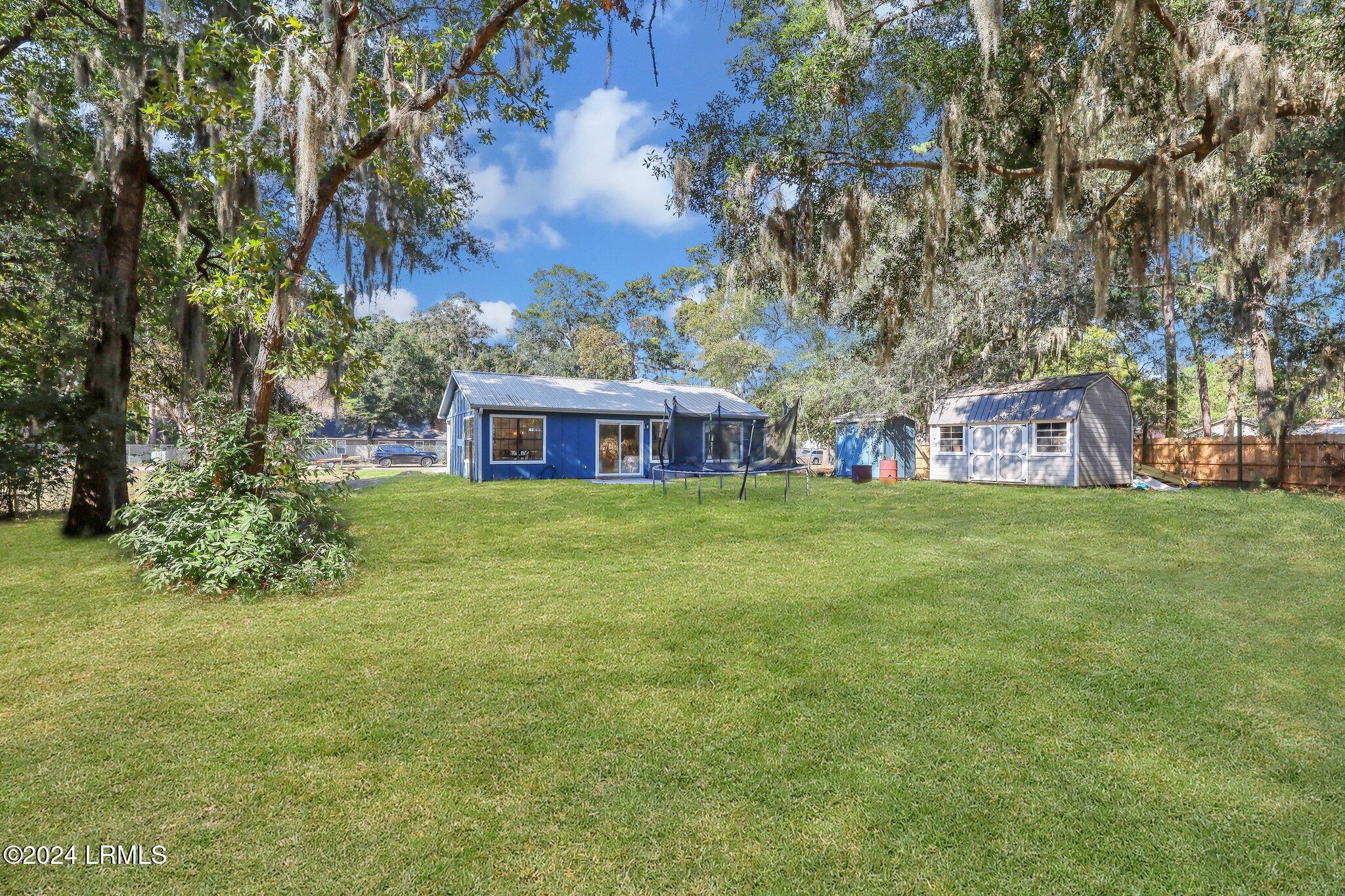 206 Middle Road Property Photo 36