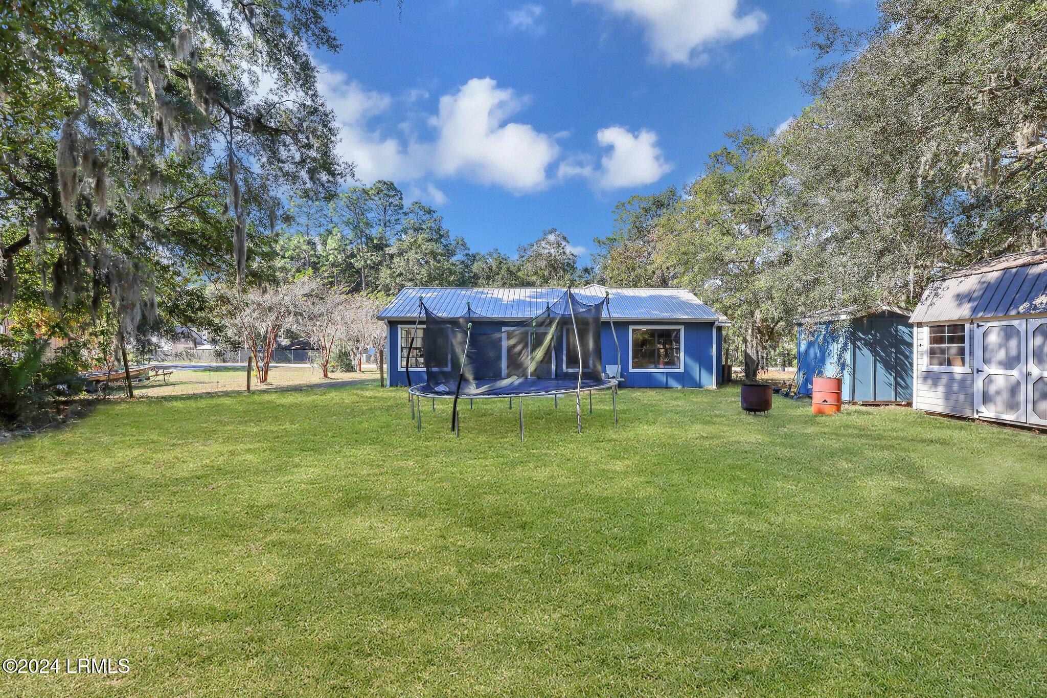 206 Middle Road Property Photo 37