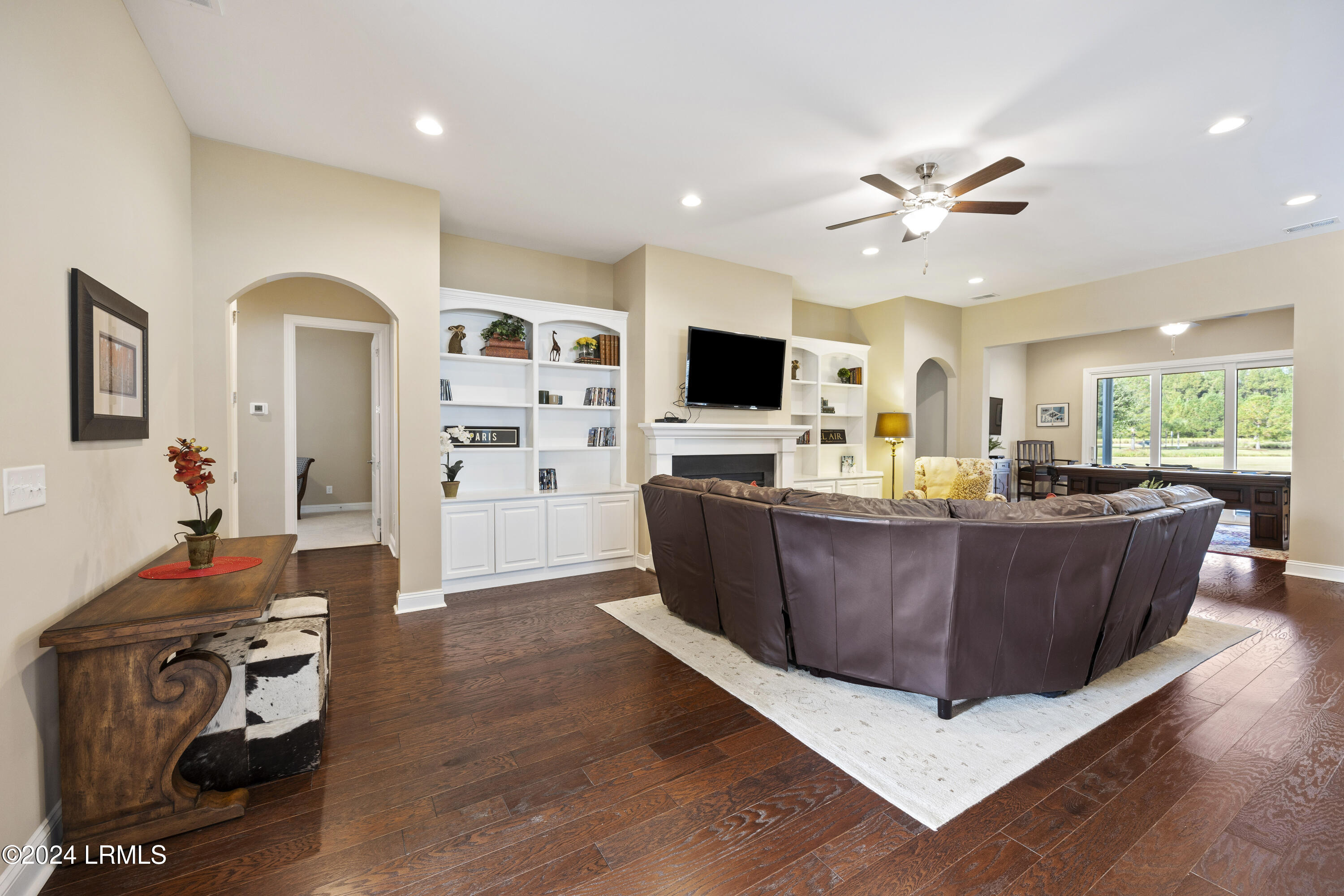 183 Club Way Property Photo 15