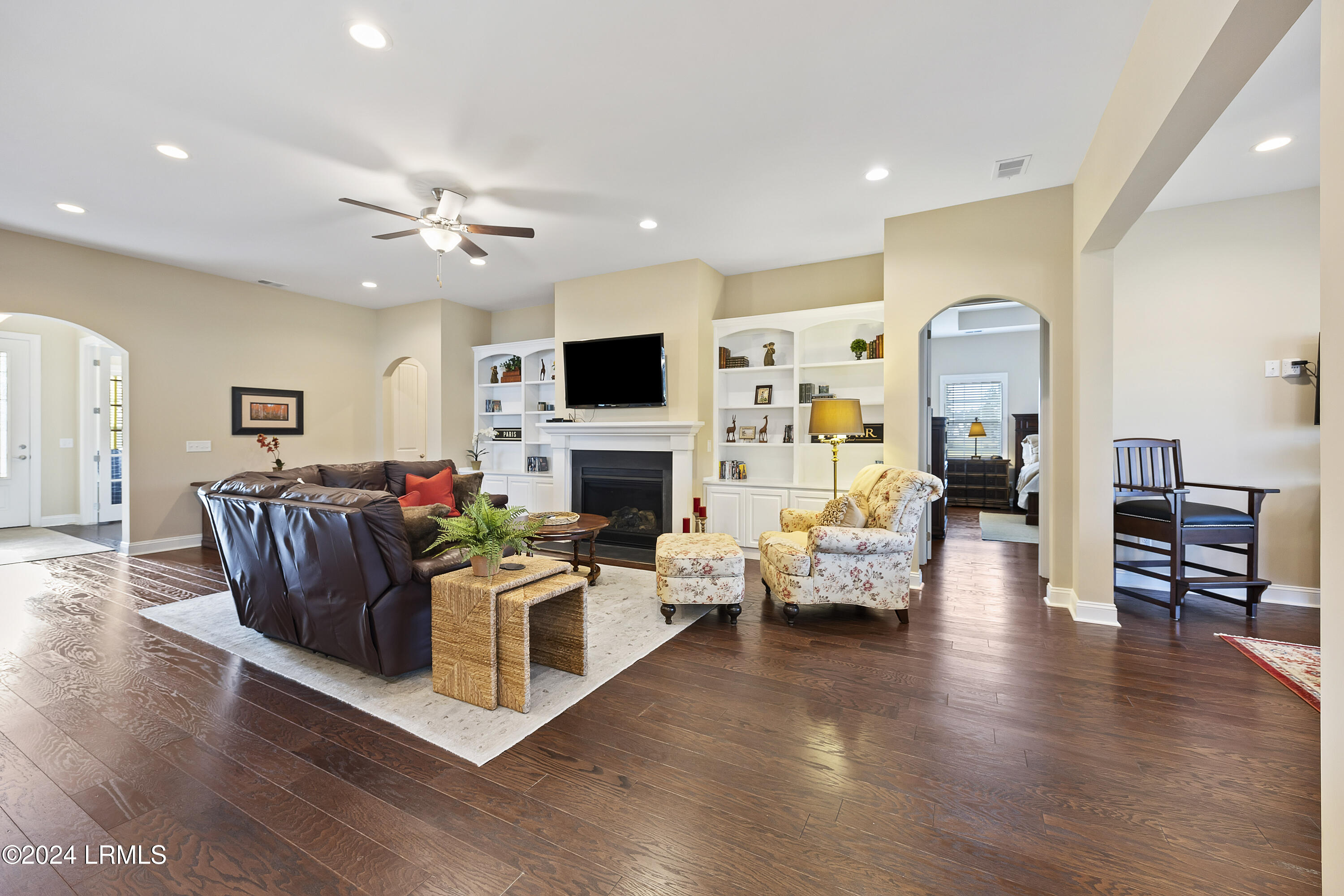 183 Club Way Property Photo 16