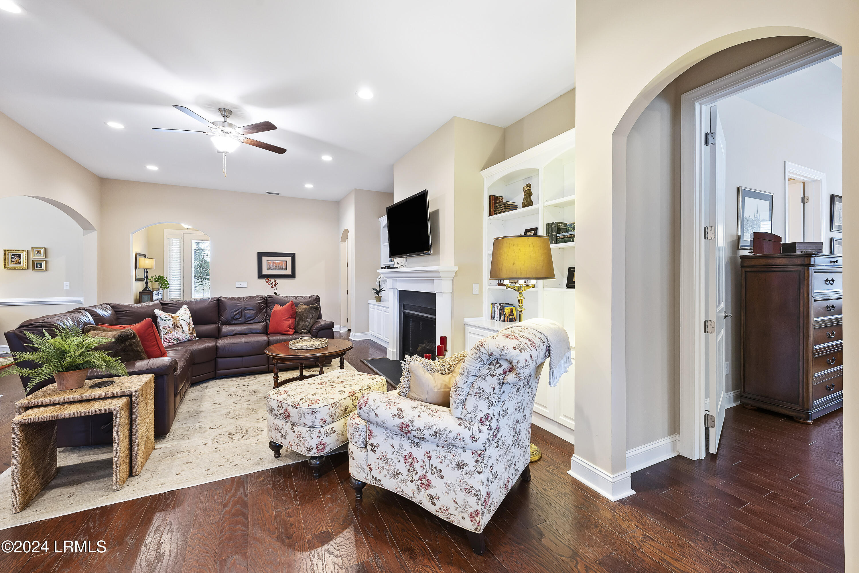 183 Club Way Property Photo 32