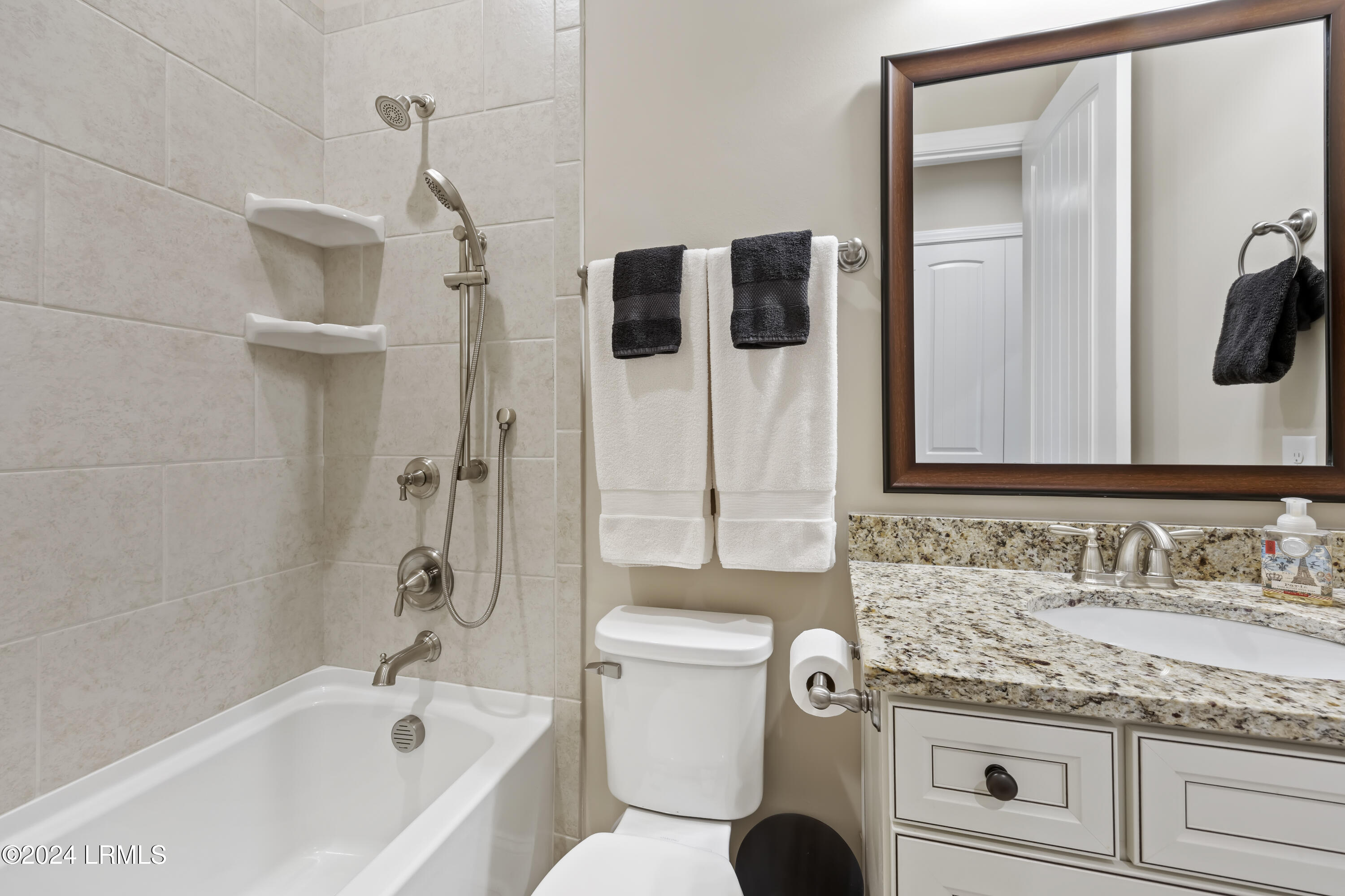 183 Club Way Property Photo 43