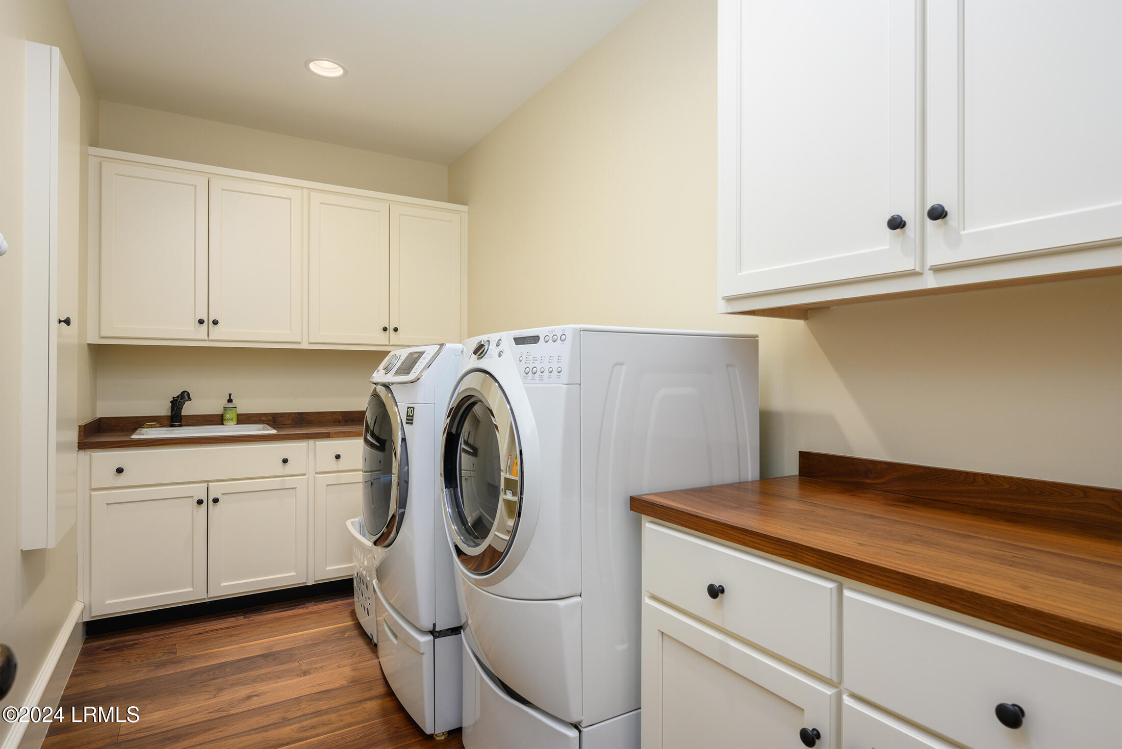 2 Kestral Court Property Photo 28