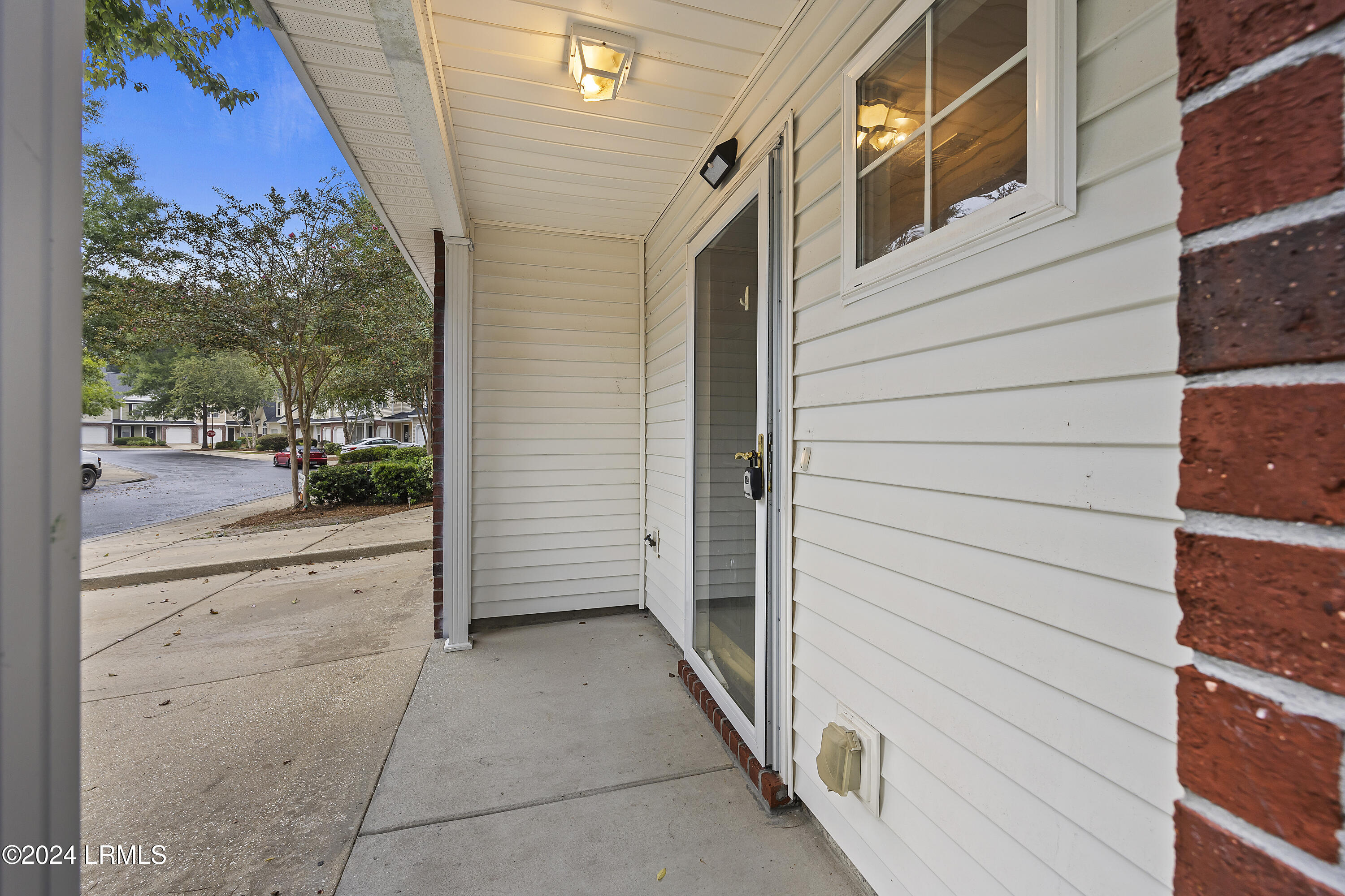 305 Cross Road Property Photo 3