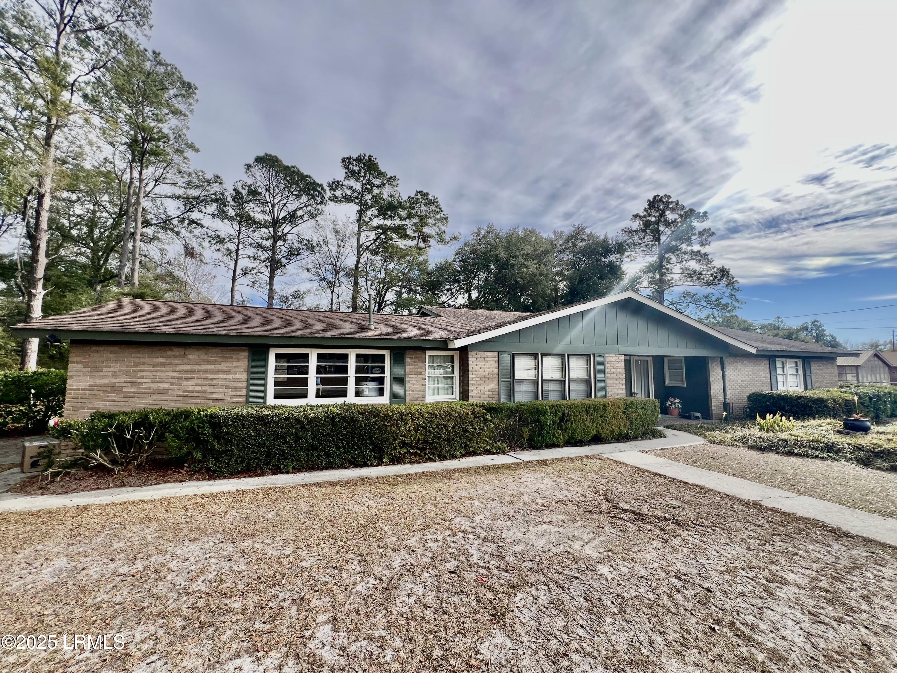 208 Howard Street Property Photo
