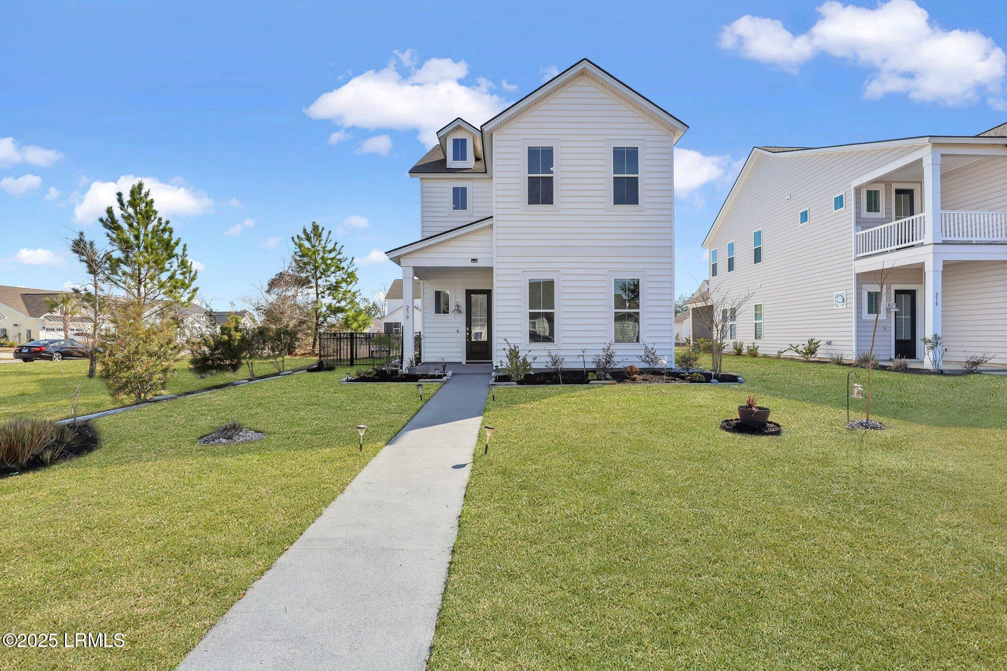 230 Hawthorn Lane Property Photo