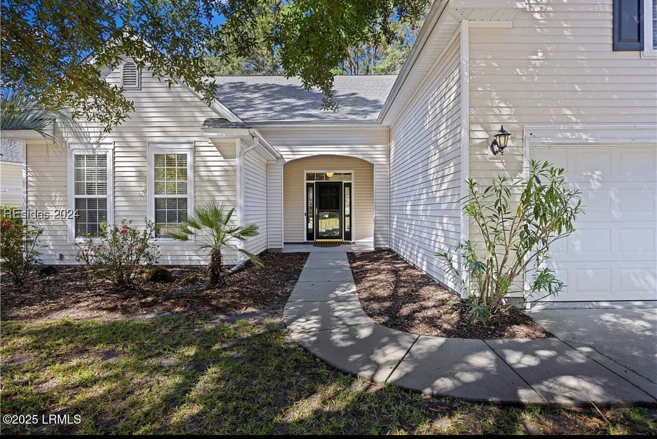 218 Pinecrest Circle Property Photo 1
