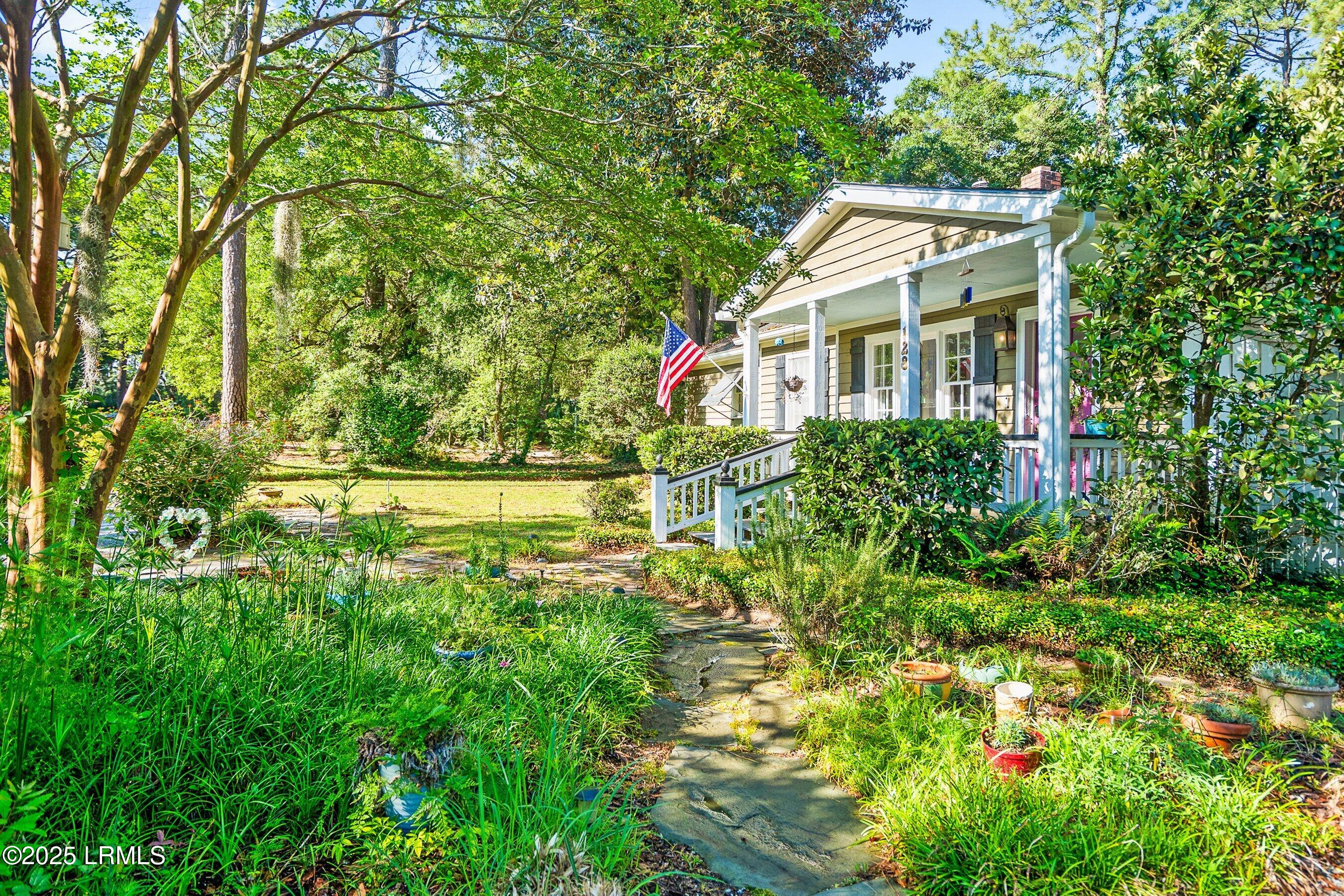 128 Elliott Street Property Photo