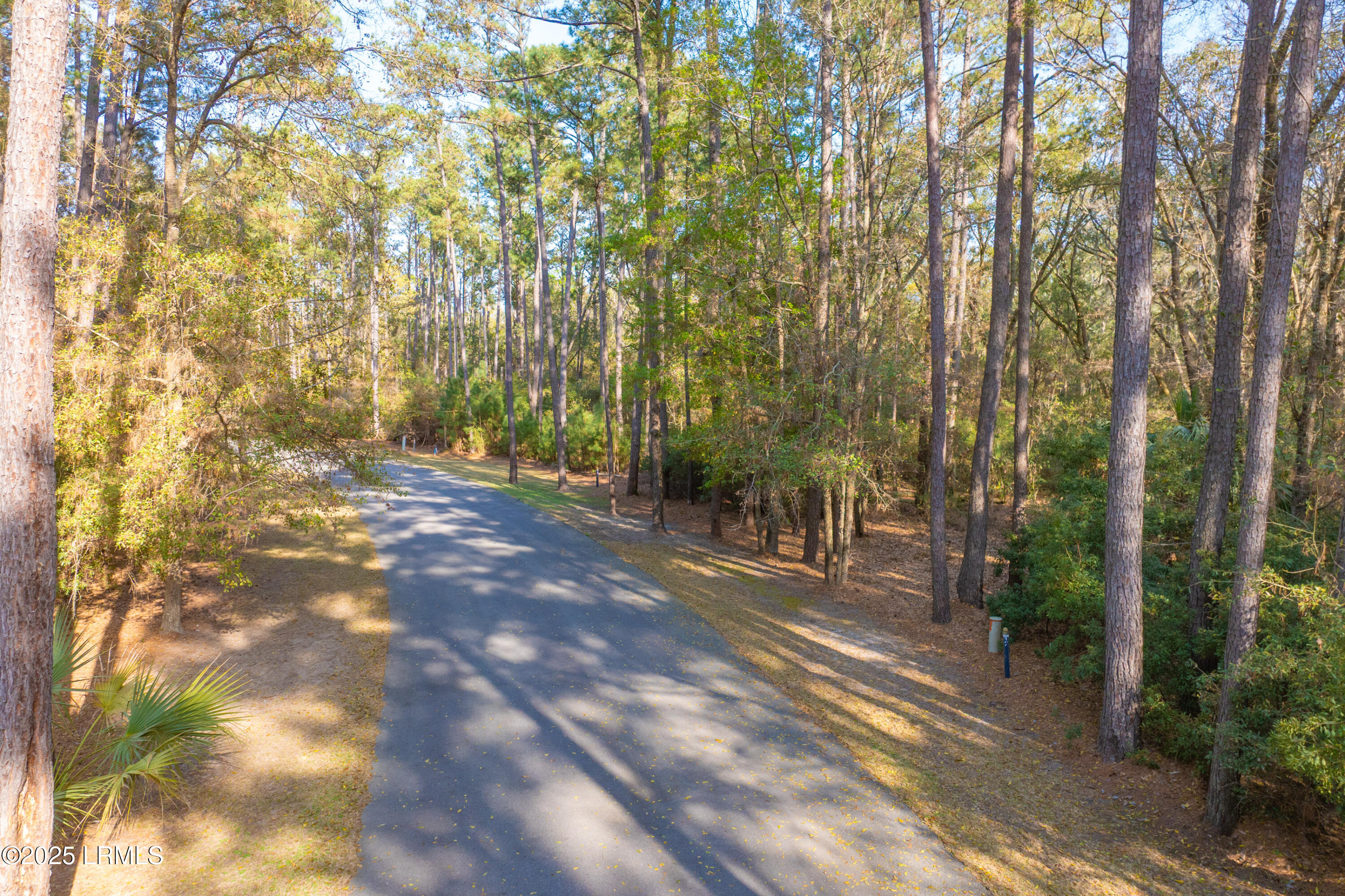 16 Vista Boulevard W Property Photo 3